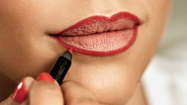 Lip liner - Tips For Long-Lasting Wedding Makeup