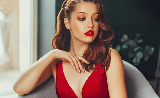 Makeup For Red Dress - Ideas & Tips For Stunning Looks
